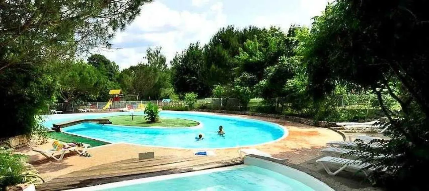 Camping 4 Etoiles - Piscine - Eeciaf Meyronne
