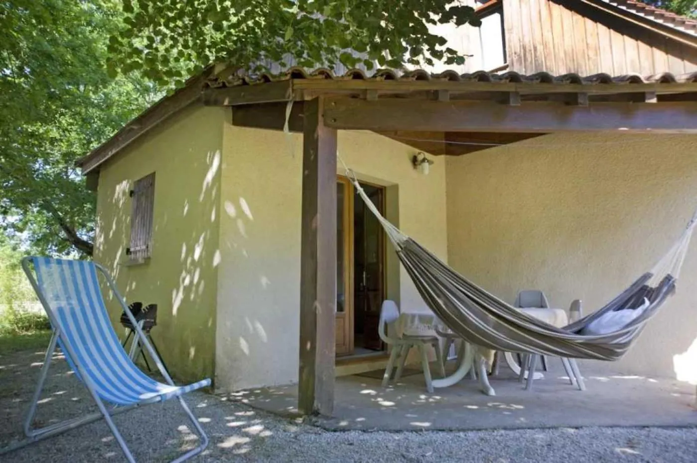 Camping 4 Etoiles - Piscine - Eeciaf Meyronne